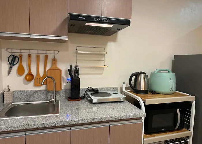 Trig Place At Be Residences Near It Park With Free Pool, Netflix, Wifi 3*