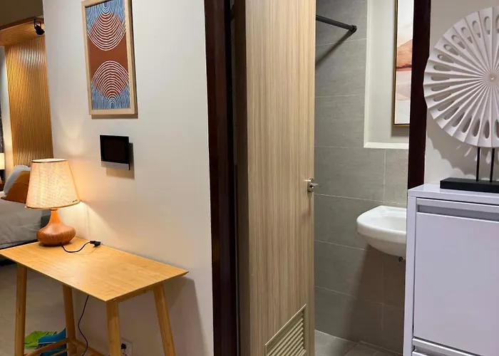 Trig Place At Be Residences Near It Park With Free Pool, Netflix, Wifi 3* Cebu