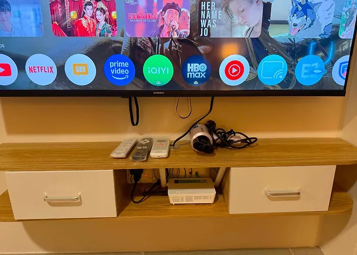 Trig Place At Be Residences Near It Park With Free Pool, Netflix, Wifi 3* Cebu