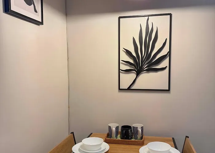 Trig Place At Be Residences Near It Park With Free Pool, Netflix, Wifi 3*
