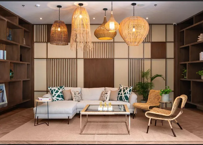 Trig Place At Be Residences Near It Park With Free Pool, Netflix, Wifi 3*