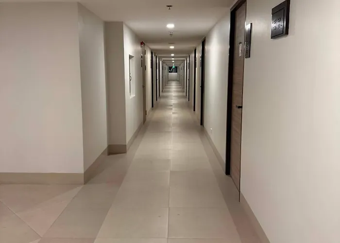 Trig Place At Be Residences Near It Park With Free Pool, Netflix, Wifi 3*